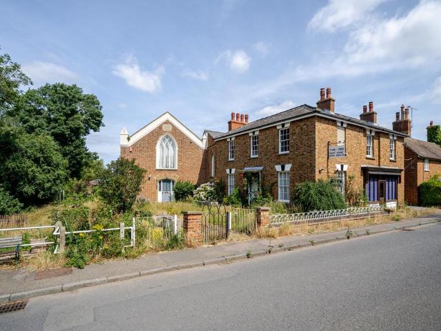 House for sale in Ridgmont, Bedfordshire