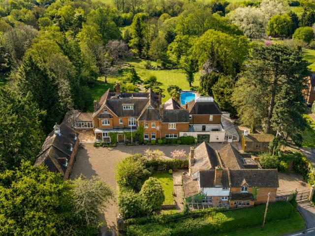 House for sale in Elstree and Borehamwood, Elstree