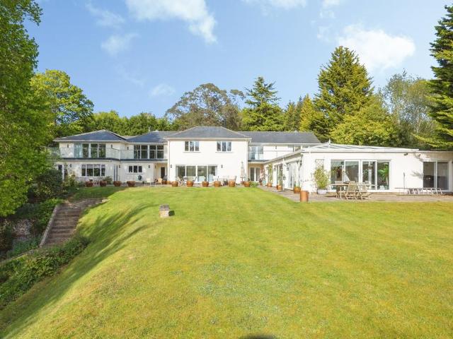 House for sale in Fole, Surrey