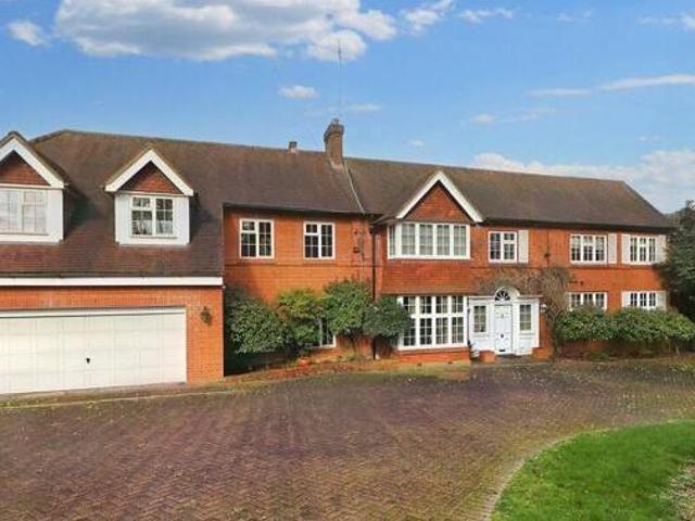 House for sale in Borehamwood, Hertsmere