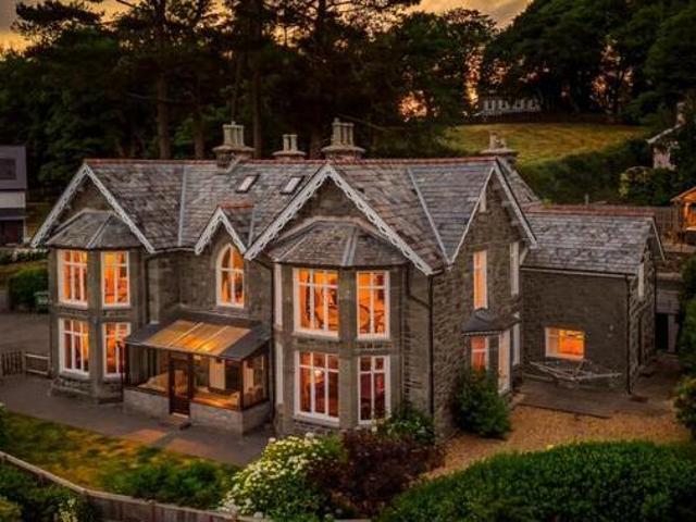 House for sale in Criccieth