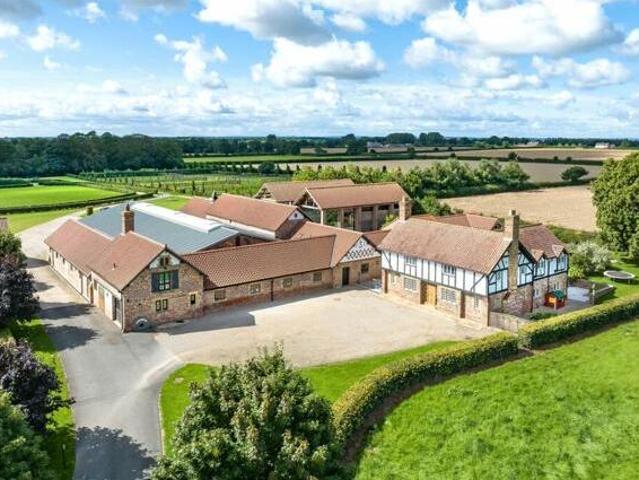 House for sale in High Field, York