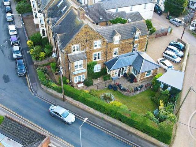 Cottage for sale in Hunstanton, Brookville