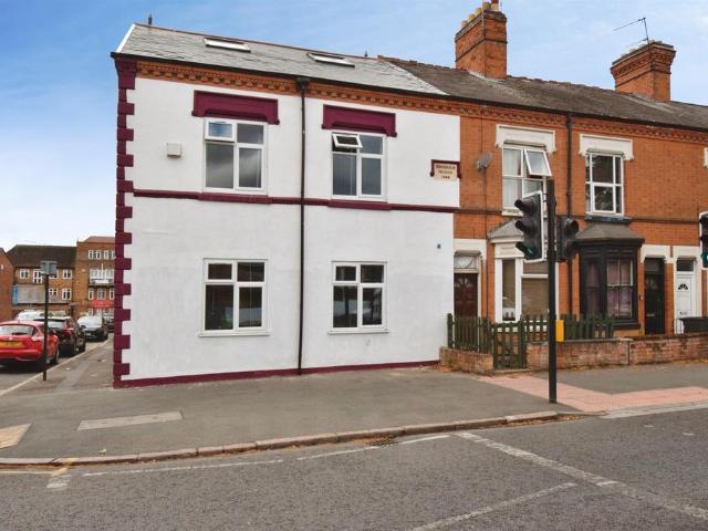 House for sale in Knighton Fields, Leicester