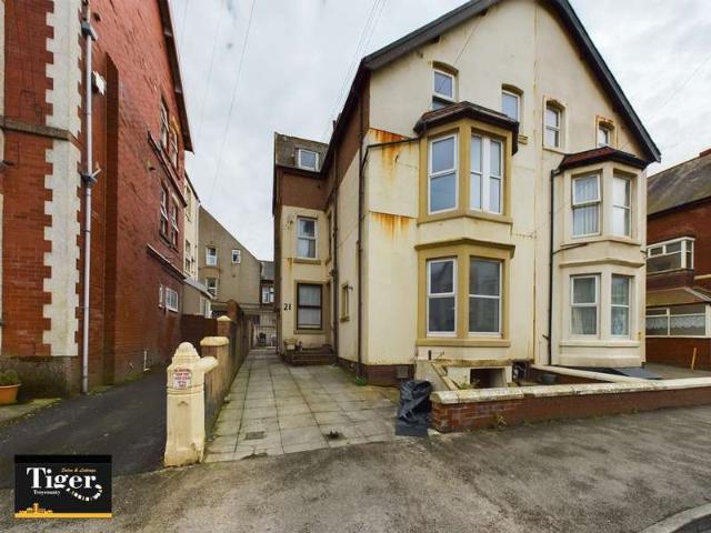 Flat for sale in Blackpool