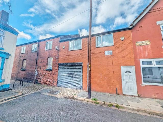 Flat for sale in Wavertree, Liverpool