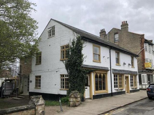 House for sale in Huntingdon
