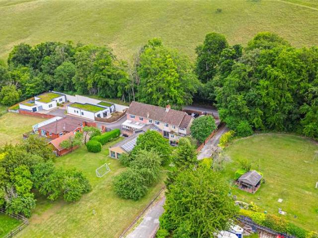 House for sale in Edlesborough, Buckinghamshire