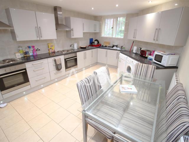 House for rent in Hyde Park, West Yorkshire