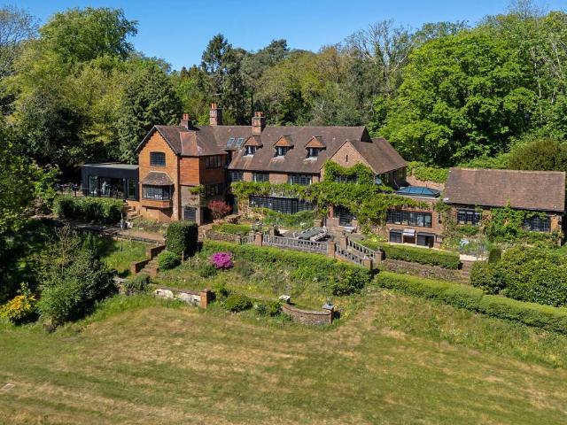 House for sale in Fole, Surrey