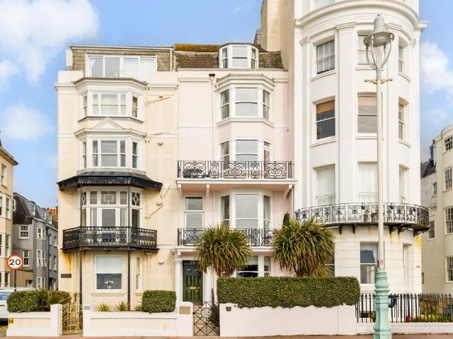 House for sale in Queen's Park, Brighton & Hove