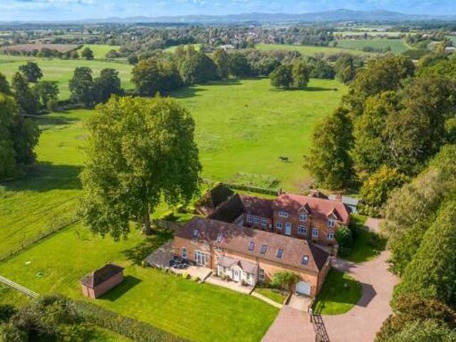 House for sale in Crookhill, Worcestershire