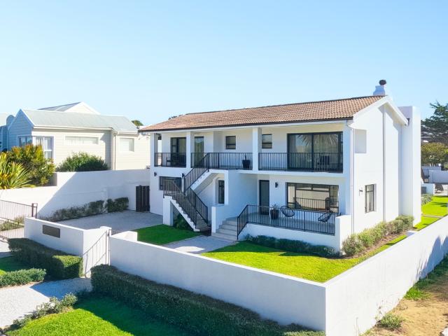 House for sale in Baardskeerdersbos, Western Cape