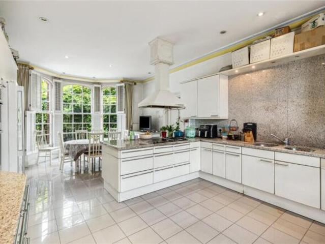 House for sale in Cat Hill