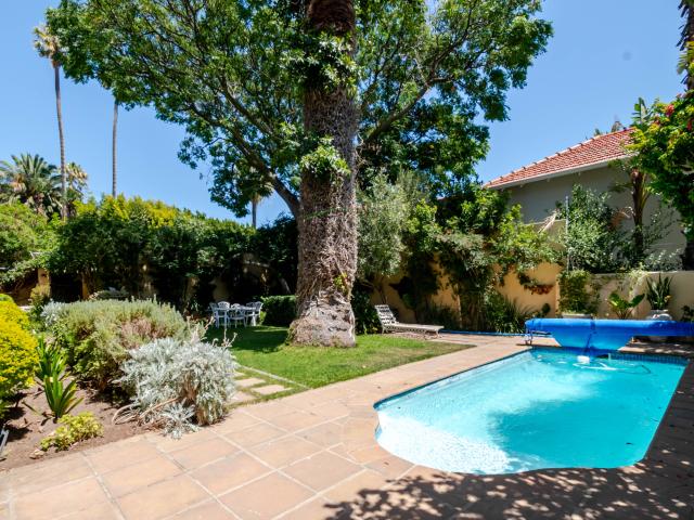 House for sale in Fresnaye, Cape Town