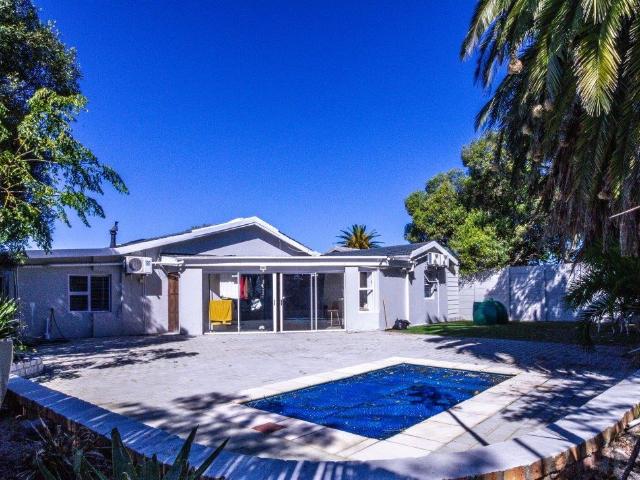 House for sale in Cape Town, Western Cape