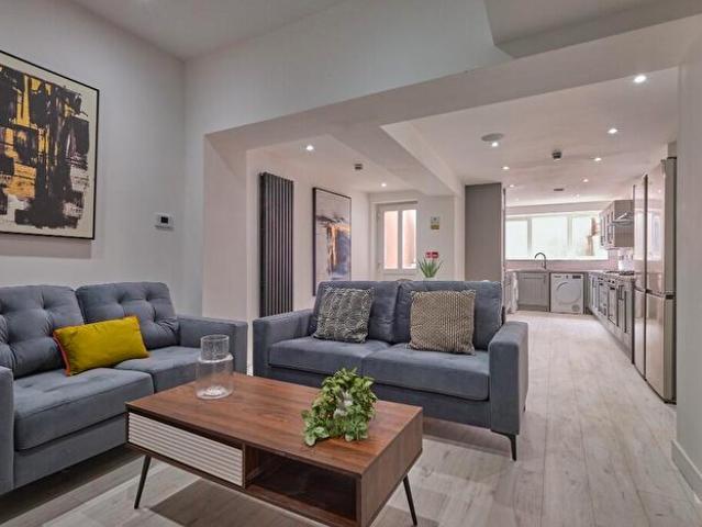 Apartment for rent in Mount Pleasant, Swansea