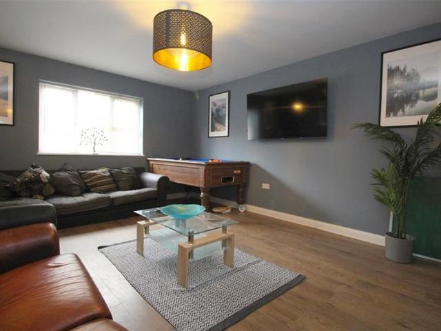 Room for rent in Elmfield, Leicestershire