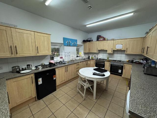 House for rent in Hyde Park, West Yorkshire