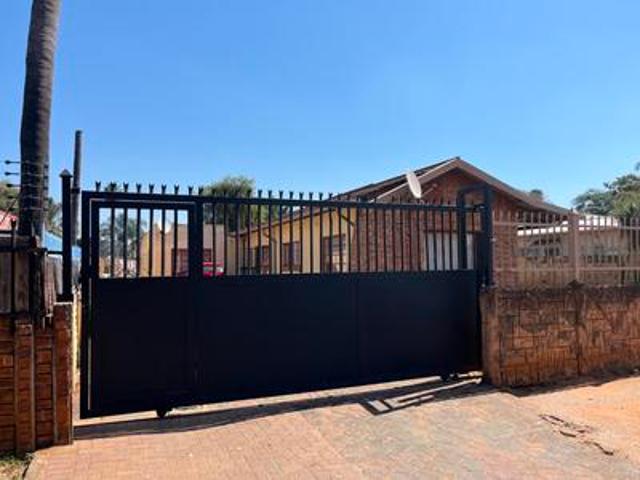 House for sale in Waterkloof, Gauteng