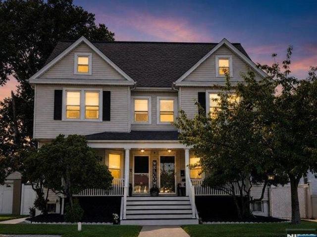 House for sale in Lyndhurst, New Jersey