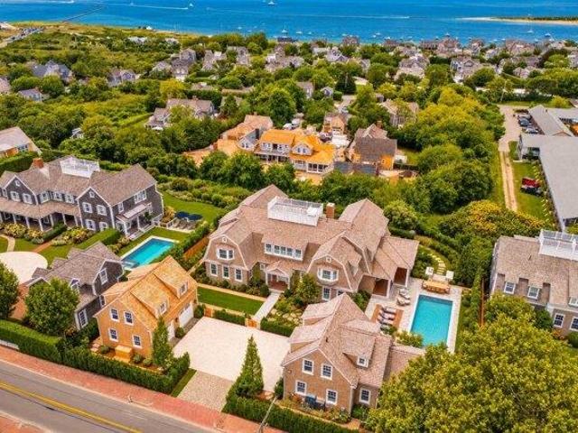 House for sale in Mikas Pond, Nantucket
