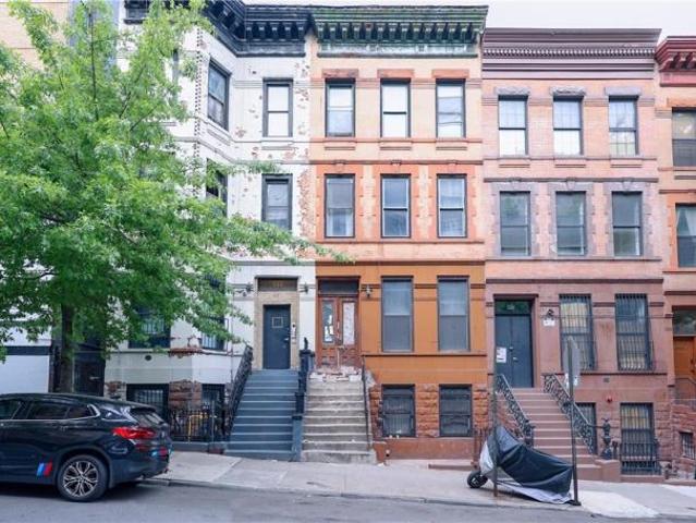 Townhouse for sale in New York
