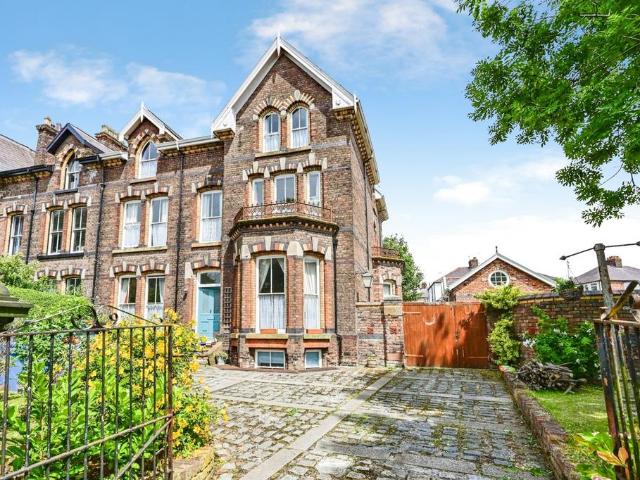 House for sale in Calderstones