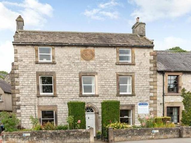 House for sale in Charlesworth, East Midlands