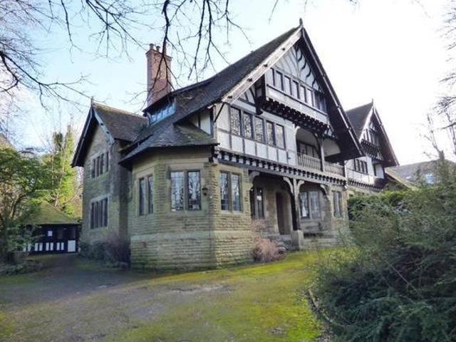 House for sale in Froggatt, East Midlands