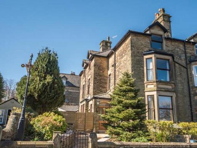 House for sale in Froggatt, East Midlands