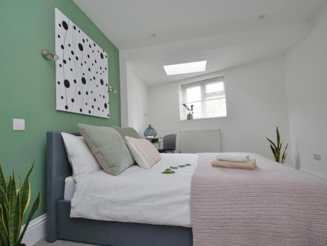 Room for rent in London Borough of Ealing, Greater London