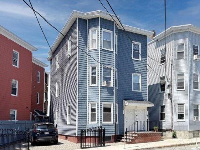 House for sale in Somerville, Middlesex County