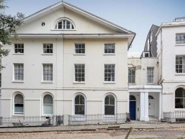 Cottage for sale in Camberwell, Greater London