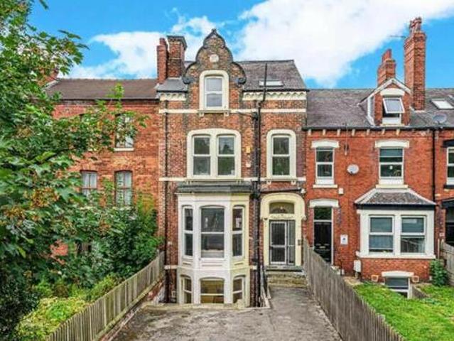 House for sale in Hyde Park, West Yorkshire