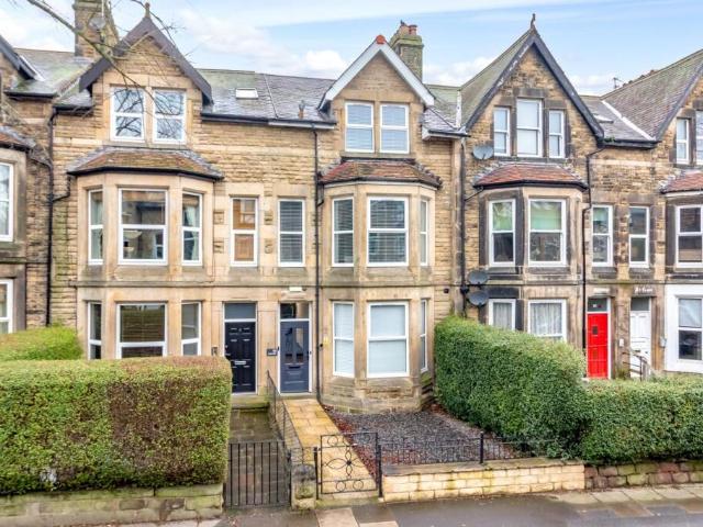Townhouse for sale in High Harrogate, Harrogate