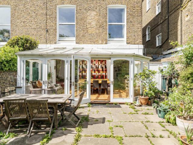 Townhouse for sale in Cat Hill