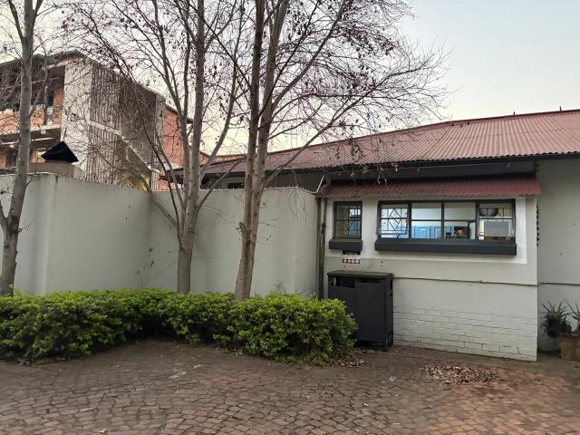 Townhouse for sale in Waterkloof, Gauteng