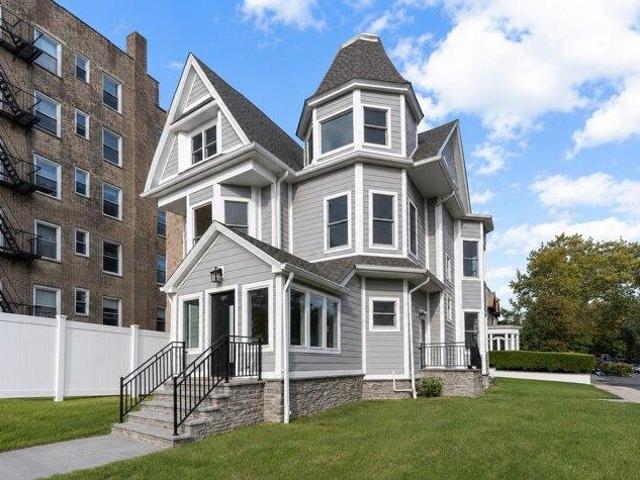 House for sale in Hudson, New Jersey