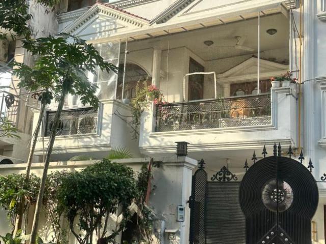 House for sale in West Delhi, Deri