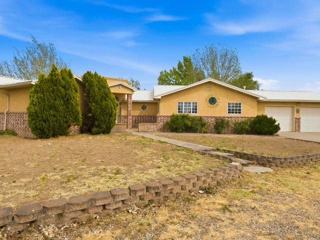 House for sale in Los Lunas, Valencia County