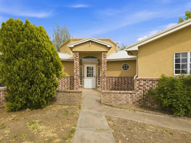 House for sale in Los Lunas, New Mexico