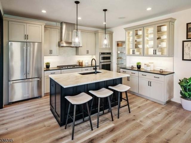 Townhouse for sale in Randolph, New Jersey