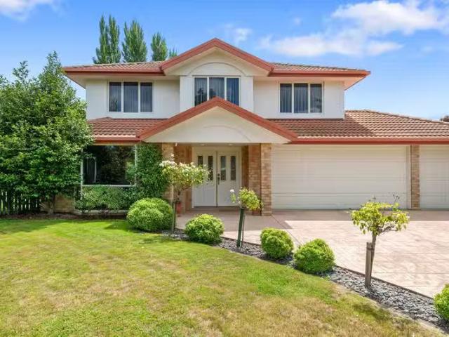 House for sale in Chaslands, Canterbury