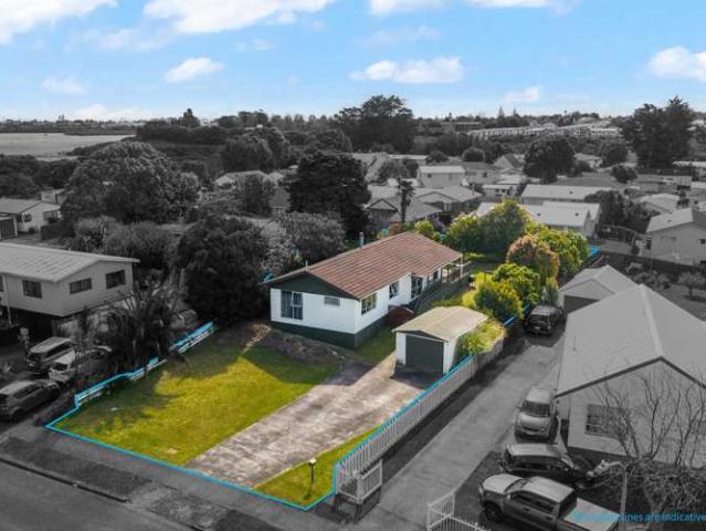 House for sale in Wattle Downs, Manurewa