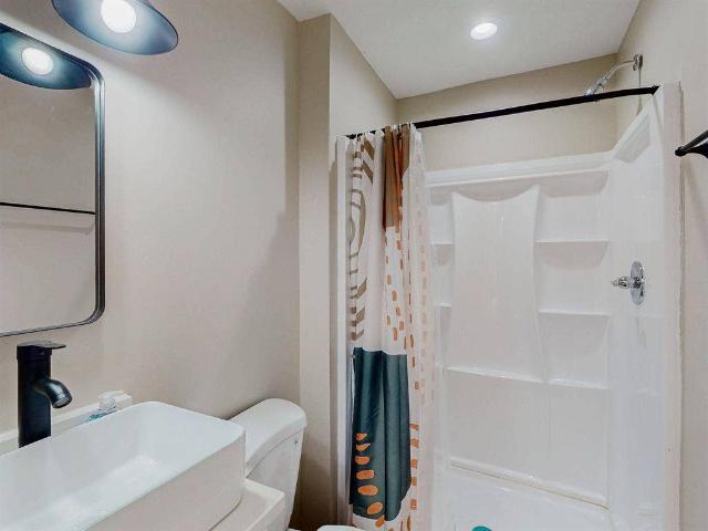 Room for rent in Decatur, Indiana