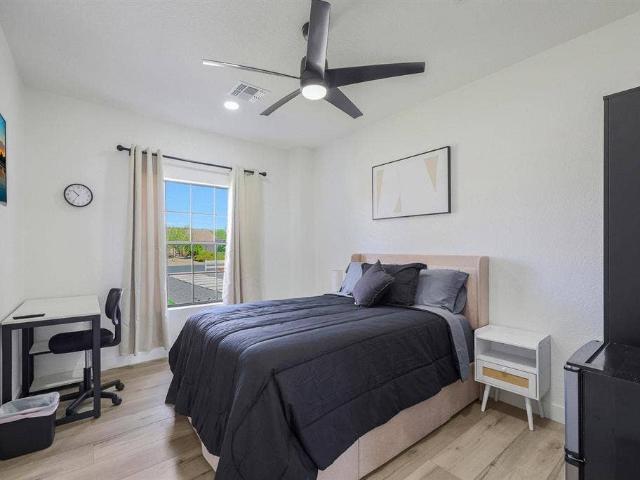 Room for rent in Glendale, California