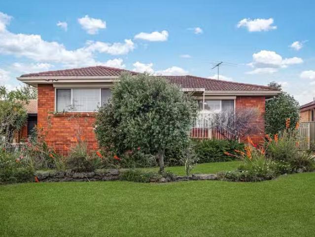 House for rent in Old Guildford