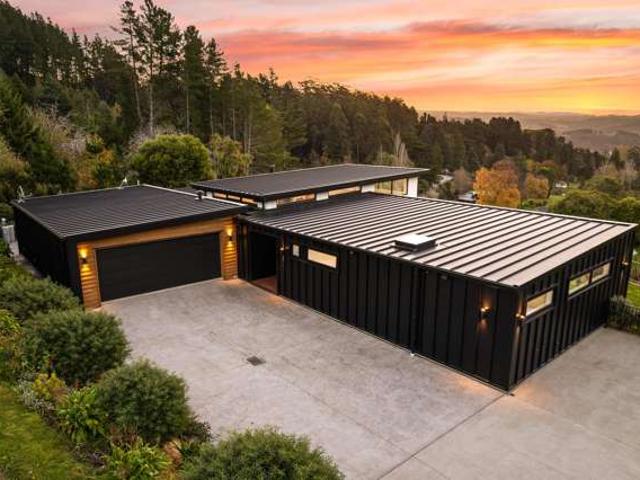 House for sale in Otakou