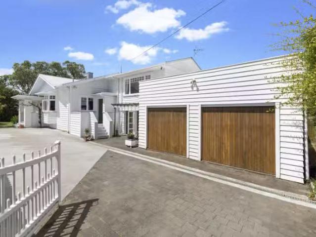 House for sale in Wairau Valley